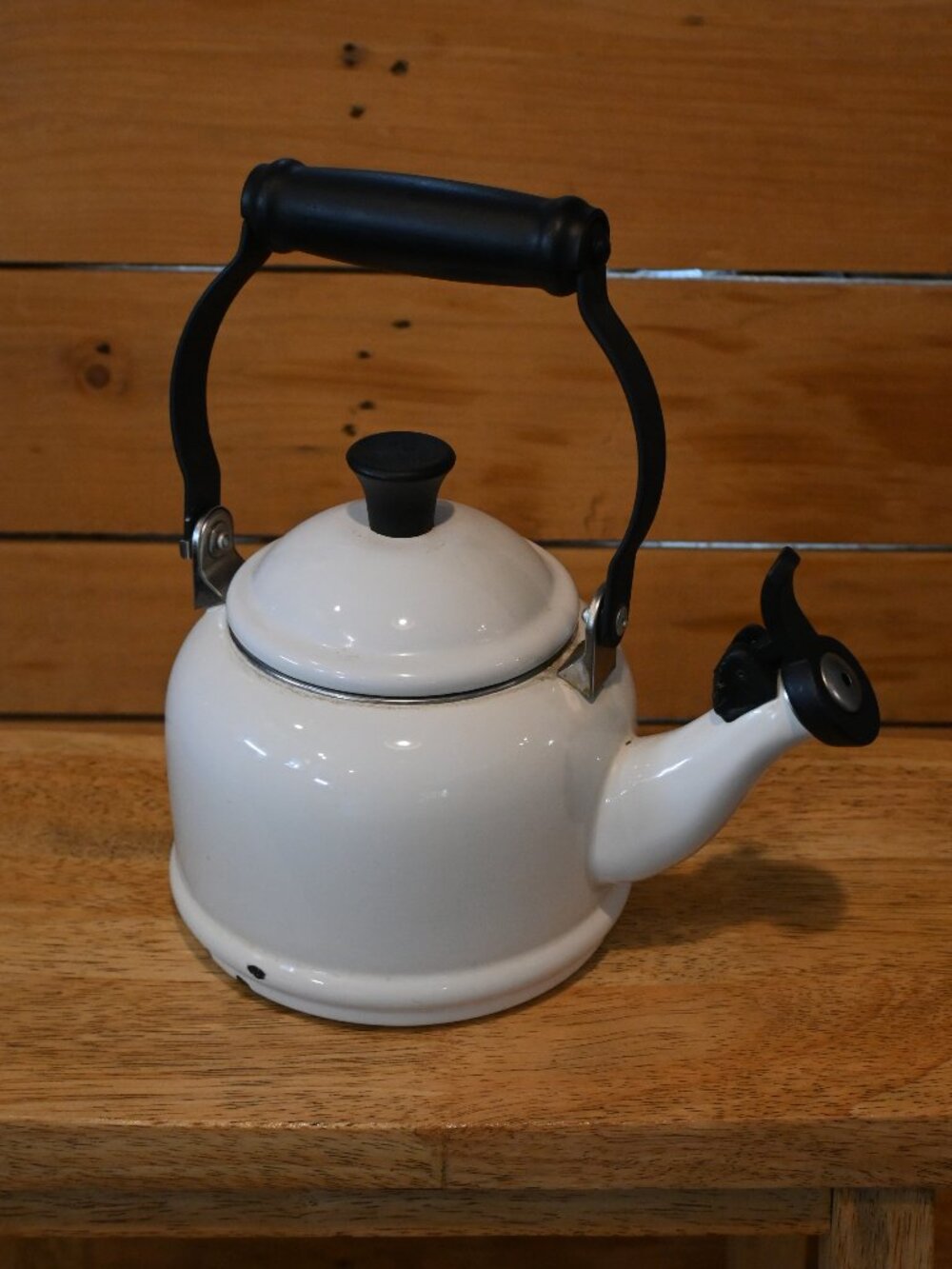Le Creuset Enameled Steel Demi Kettle 1.1L in White